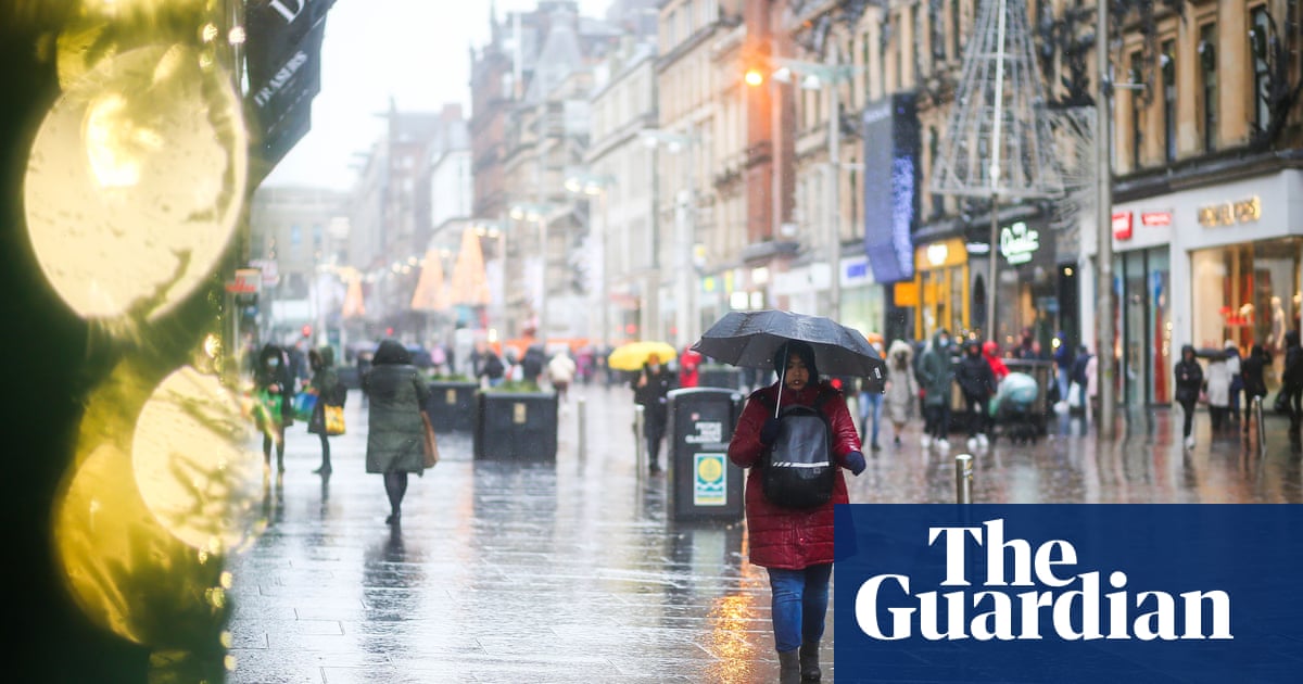 UK retailers warn sales at risk from soaring cost of living in 2022
