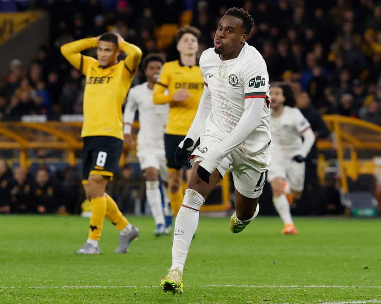 Maresca le dice al Chelsea que madure tras la «estúpida tarjeta roja» de Delap en la emocionante victoria sobre los Wolves. Maresca le dice al Chelsea que madure tras la «estúpida tarjeta roja» de Delap en la emocionante victoria sobre los Wolves.