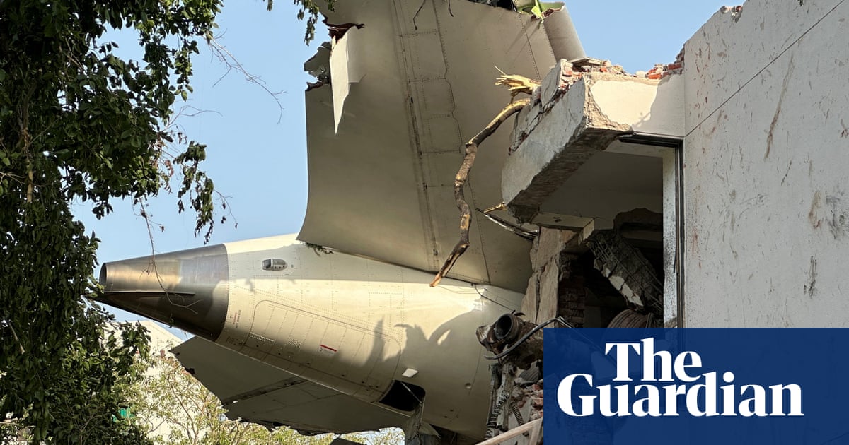 Air India plane crash: investigators to examine pilots' voice recordings