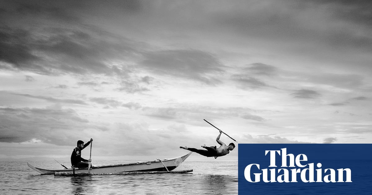 ‘I was relieved I got the shot without my phone ending up in the sea!’: Easelyn Pineda’s best phone picture