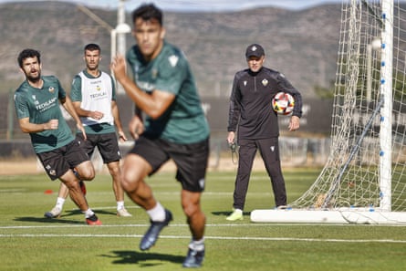 Castellón head coach, Dick Schreuder, oversees a training session at the club’s new training ground
