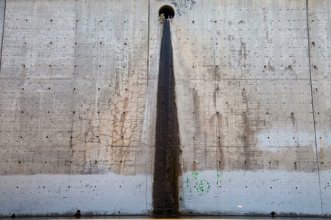 a discharge drain pipe