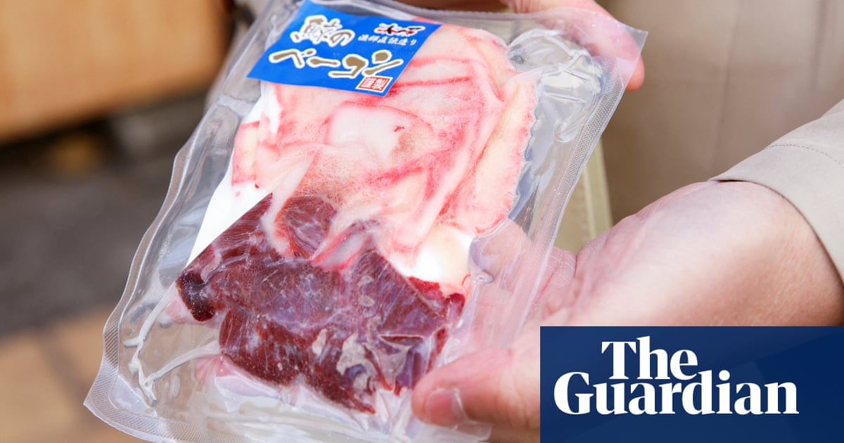 Campaigners criticise Japan firm selling whale meat from vending machines