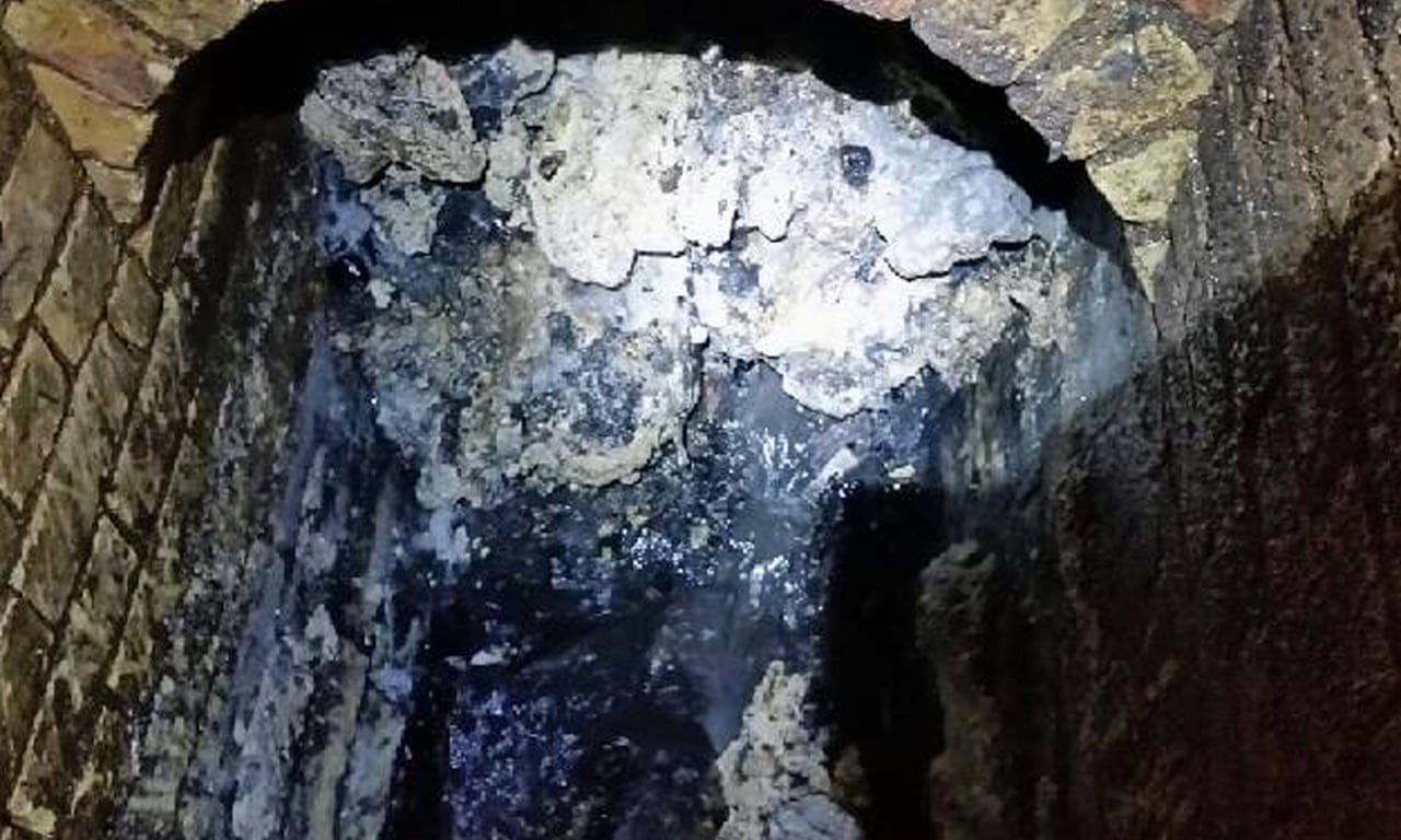 Vast Fatberg Blocks London Sewage System Video Environment The Guardian