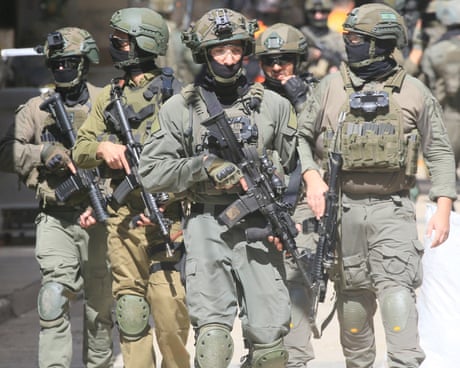 Israeli forces fire teargas at schoolchildren holding West Bank sit-in