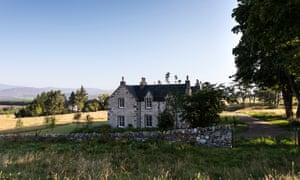 Killiehuntly Farmhouse with hills behind