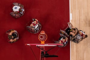All eyes are on the ball during the USA v Germany group game in the men’s wheelchair basketball.