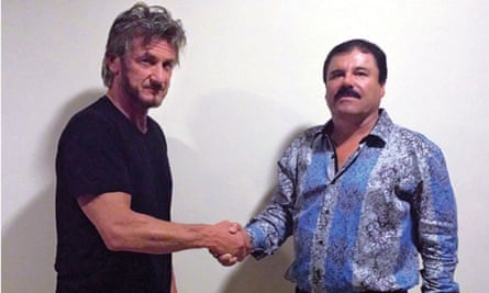 Sean Penn shaking hands with Mexican drug lord El Chapo