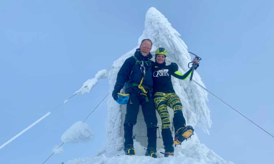 Kevin Rushby et Simone au sommet du Triglav.