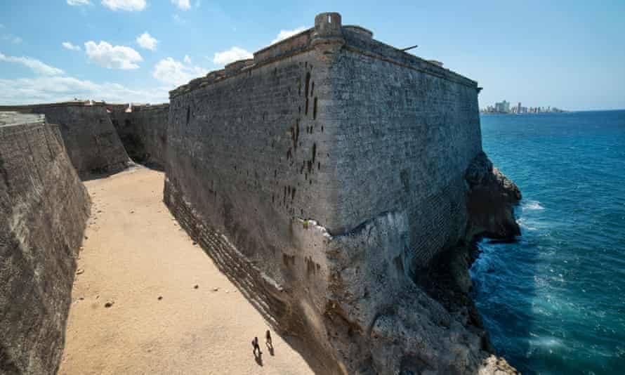 El Morro fortress, which guards Havana, was restored by Leal.