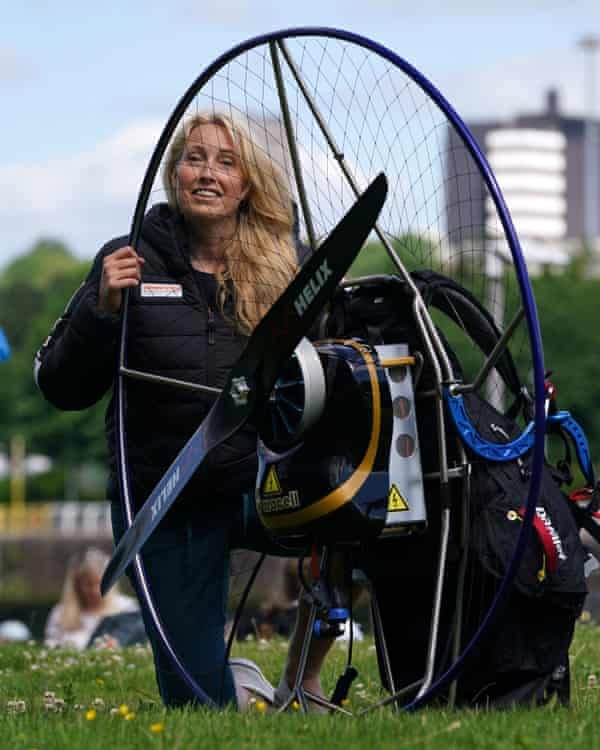 Sacha Dench with her adapted electric paramotor.