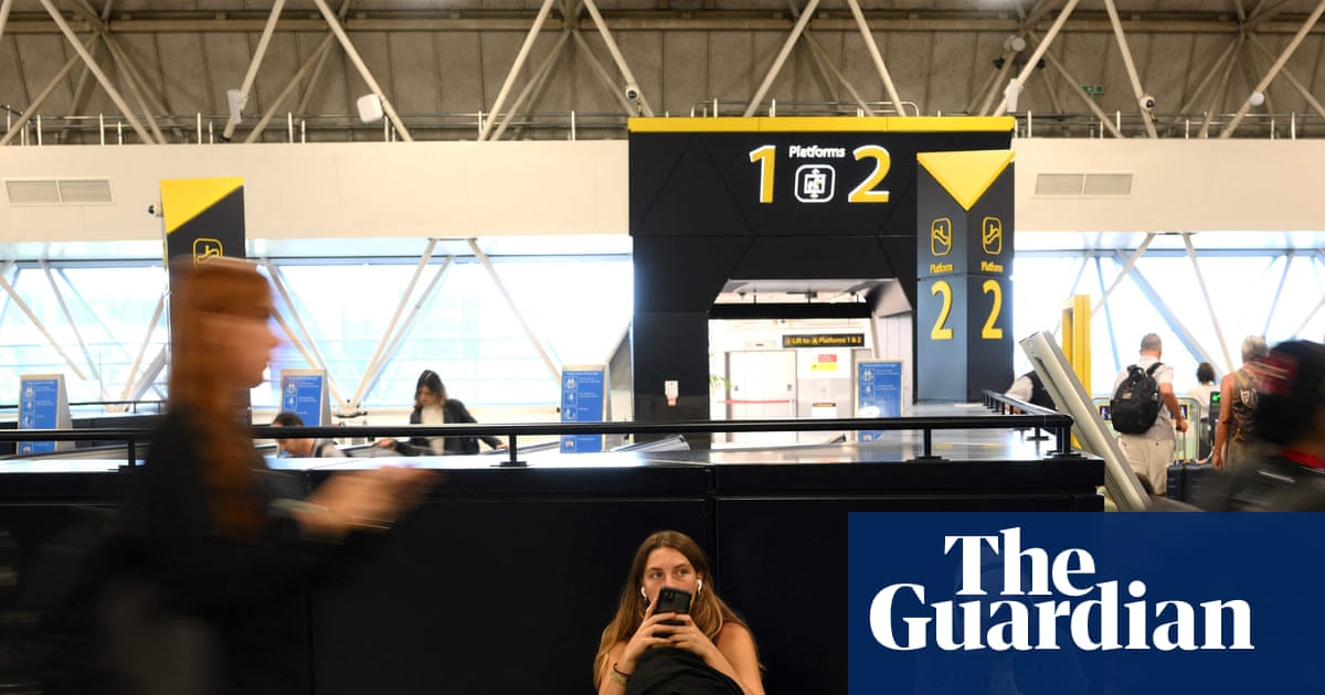 Call for inquiry after families stripped of child benefit due to flawed travel data