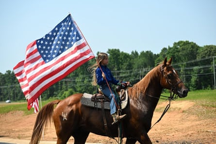The housing group that can require ‘patriots’ to fly the US flag | North Carolina