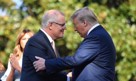 Donald Trump dhe Scott Morrison në një pritje ceremoniale në lëndinën jugore të Shtëpisë së Bardhë.
