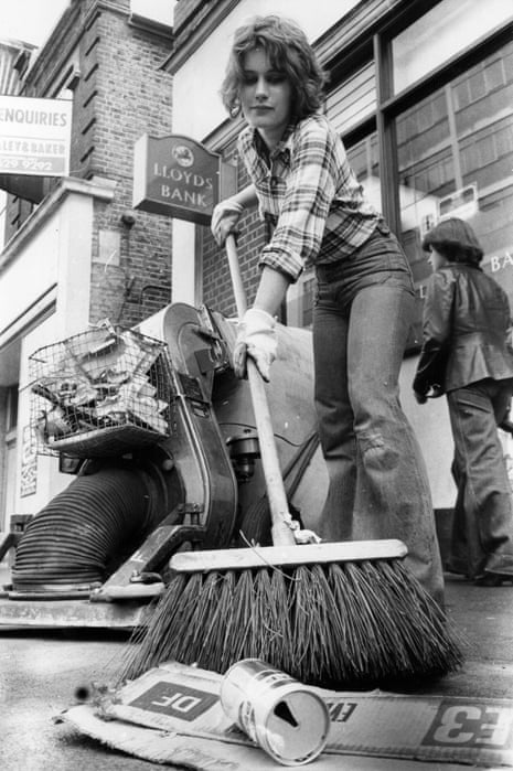 465px x 699px - I was proud to be a road sweeper': Julia Pidgeon, London, July 1975 | Work  & careers | The Guardian