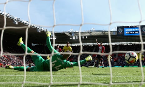 Daryl Janmaat’s long-range effort beats Fraser Forster to double Watford’s lead.