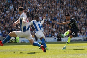 Mahrez scores Cityâs third.