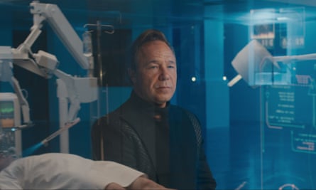 Stephen Graham as Elias Mannix in Bodies