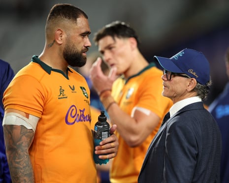 Wallabies coach Les Kiss speaks to his players