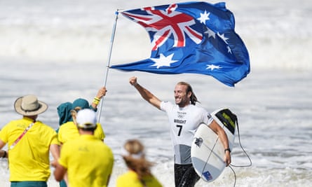 Wright merayakan kemenangan perunggu untuk Australia di Olimpiade Tokyo.