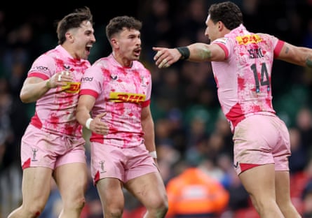 Rodrigo Isgro and Harlequins players celebrate