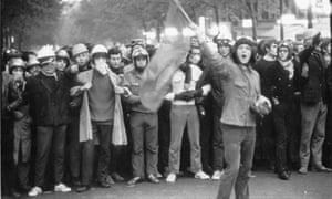 Students demonstrating on the streets of Paris in May 1968