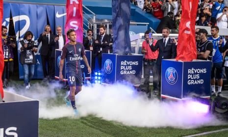 Neymar arrives at Paris Saint-Germain