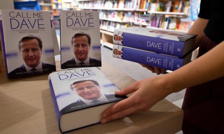 Des exemplaires de Call Me Dave en vente en 2015