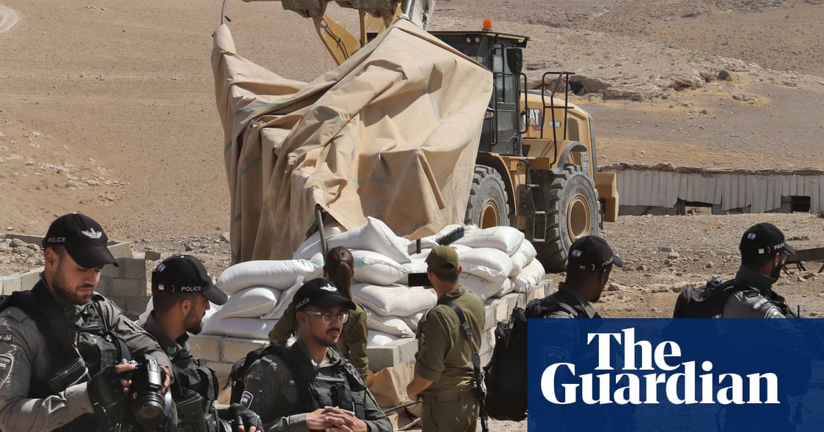 Palestinians fear razing of villages in West Bank, as settlers circle their homes