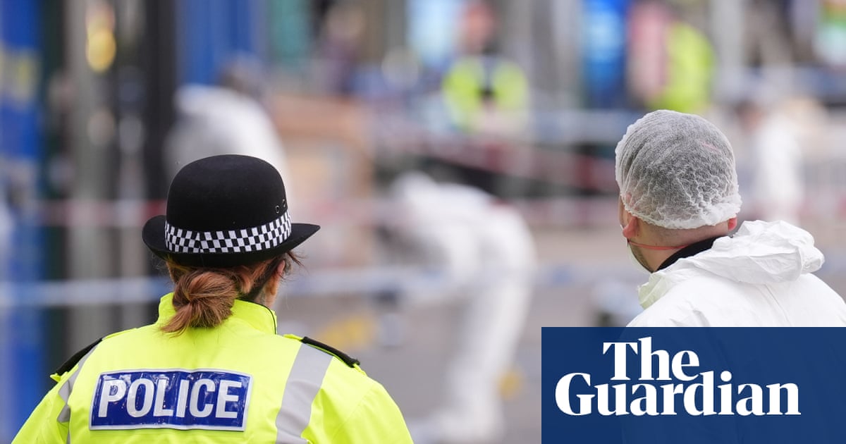 Four arrested after police officer shot in foot in Nottingham