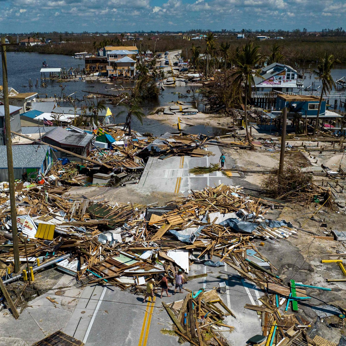 Hurricane Ian death toll climbs past 80 amid criticism over storm response  | US news | The Guardian