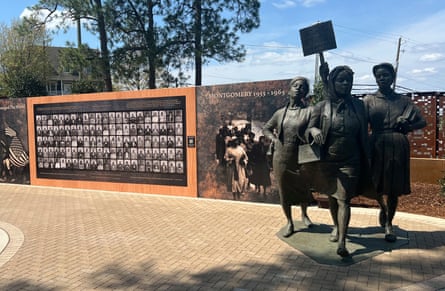 a show pinch statues of women
