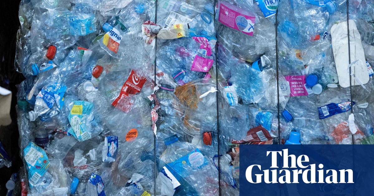 Coles and Woolworths ordered to dump more than 5,200 tonnes of recycled soft plastic in landfill