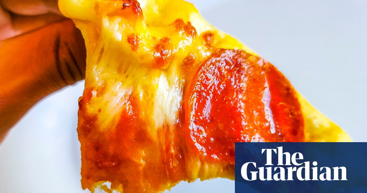 Children eat more after seeing just five minutes of junk food ads, study finds | Children’s health Children eat more after seeing just five minutes of junk food ads, study finds | Children’s health