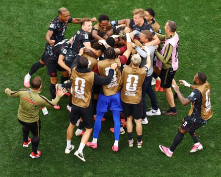 おい、カナダ!ノックアウト戦はマーシュの勝利で始まる: World Cup Daily – ポッドキャスト おい、カナダ!ノックアウト戦はマーシュの勝利で始まる: World Cup Daily – ポッドキャスト