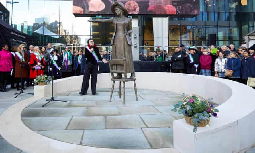 Hazel Reeves with her statue at its unveiling in 2018.