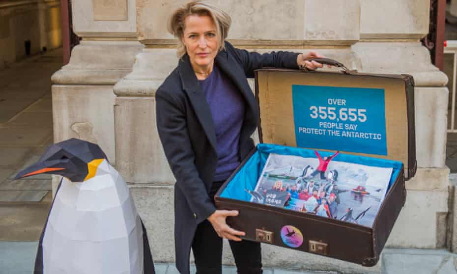 Gillian Anderson delivers a Greenpeace petition to the Foreign Office in London in 2018
