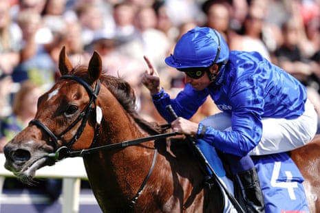 Ο William Buick ιππεύοντας το Notable Speech κερδίζει το The City Of York Stakes.
