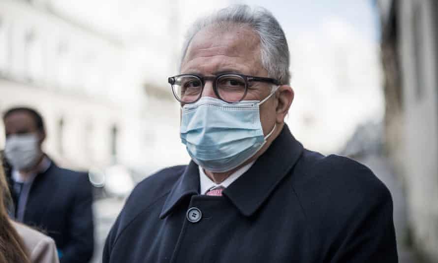 Chems-eddine Hafiz devant la Grande Mosquée de Paris en avril 2021.