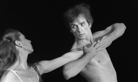 Soviet born ballet dancer Rudolf Nureyev performing with Ghislaine Thesmar in 1980.