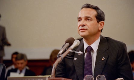 Felix I. Rodriguez, a former CIA operative, testifies before the joint House-Senate committee investigating the Iran-Contra affair on Capitol Hill in Washington, May 28, 1987.