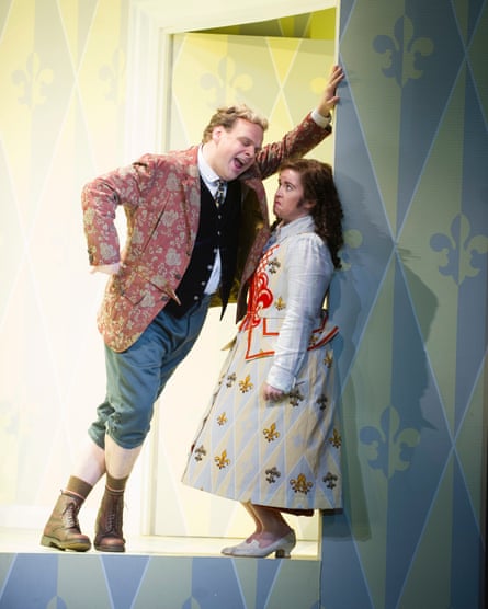 Lars Woldt as Baron Ochs and Tara Erraught as Octavian in Richard Jones’s 2014 production for Glyndebourne.
