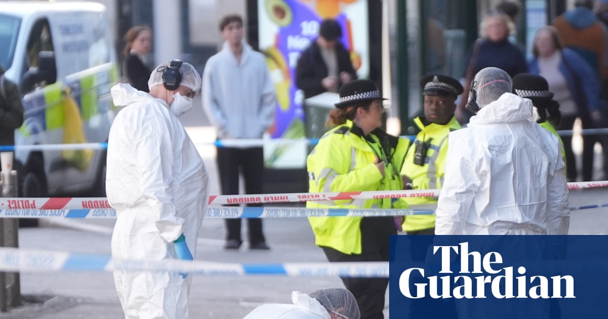 Nottinghamshire police officer in hospital after being shot in the foot