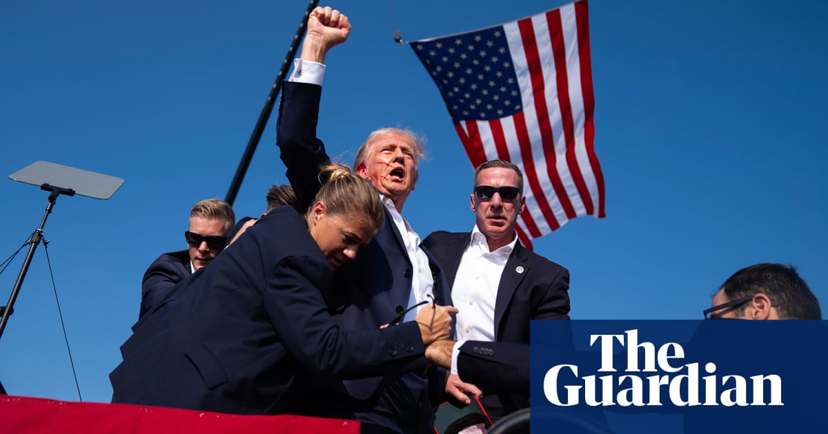 ¿Será así la presidencia de Trump? – nuestro crítico de arte sobre la escalofriante imagen de disparos | Fotografía ¿Será así la presidencia de Trump? – nuestro crítico de arte sobre la escalofriante imagen de disparos | Fotografía