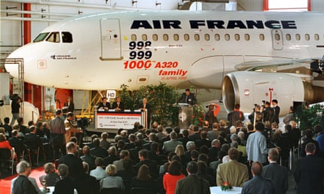 Air France takes delivery of the 1,000th Airbus A320  in 1999. 