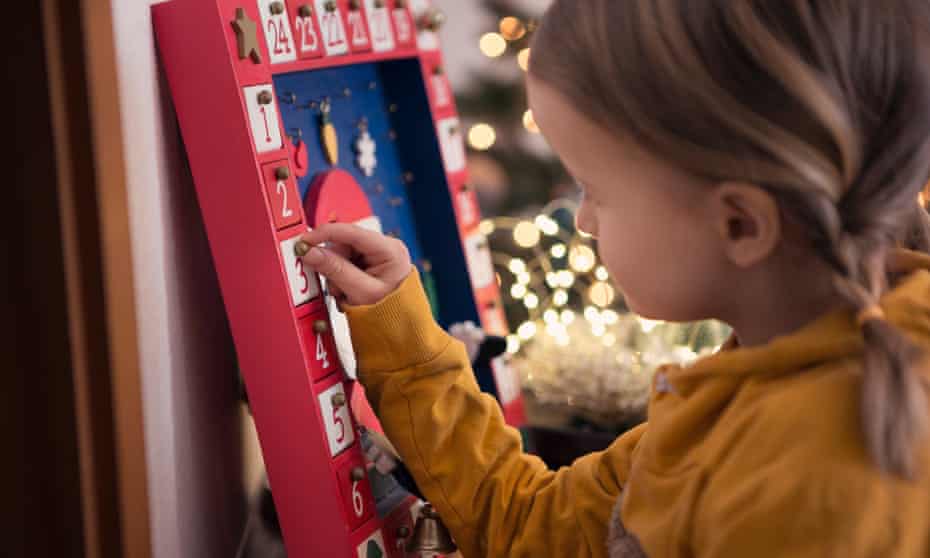 I bambini sono stati portati alle lacrime dalle finestre vuote del calendario dell'Avvento.