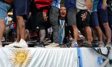 Argentina v Australia: World Cup 2022, last 16 – live | World Cup 2022 7 Argentina fans ready for the game .