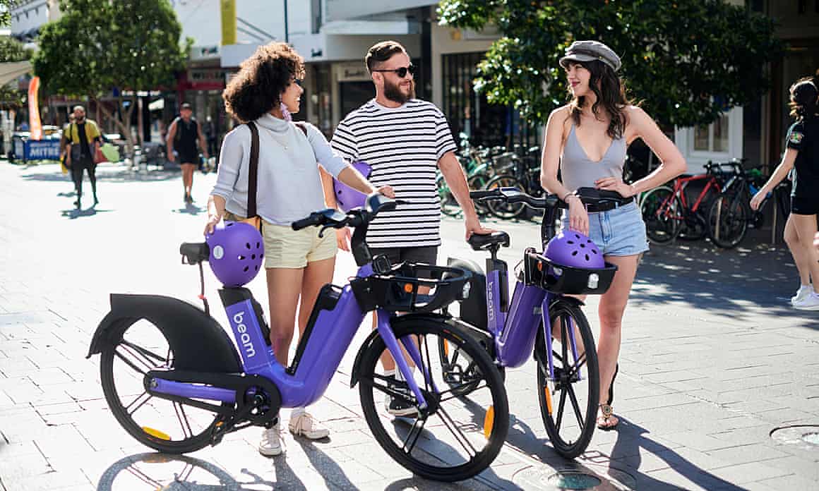 People with e-bikes