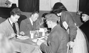 Diners in Aldersgate Street, London, 1941.