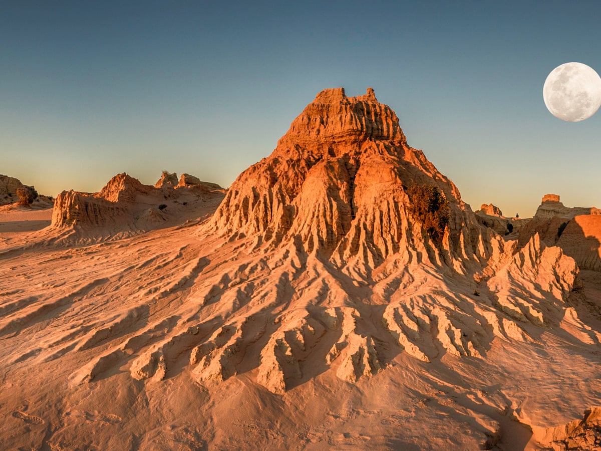 Mungo National Park Where Alien Landscapes Reveal Ancient Culture New South Wales Holidays The Guardian